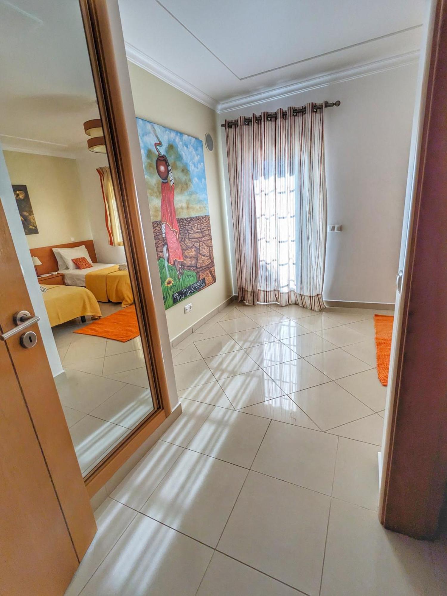 Farm Village- Townhouse 2 Mins From Old Town อัลบูเฟรา ภายนอก รูปภาพ