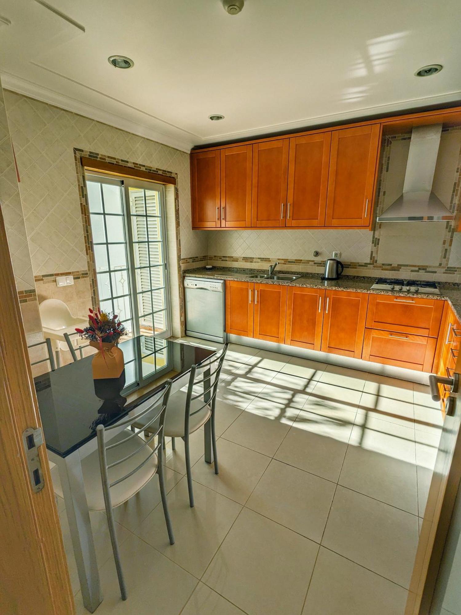 Farm Village- Townhouse 2 Mins From Old Town อัลบูเฟรา ภายนอก รูปภาพ